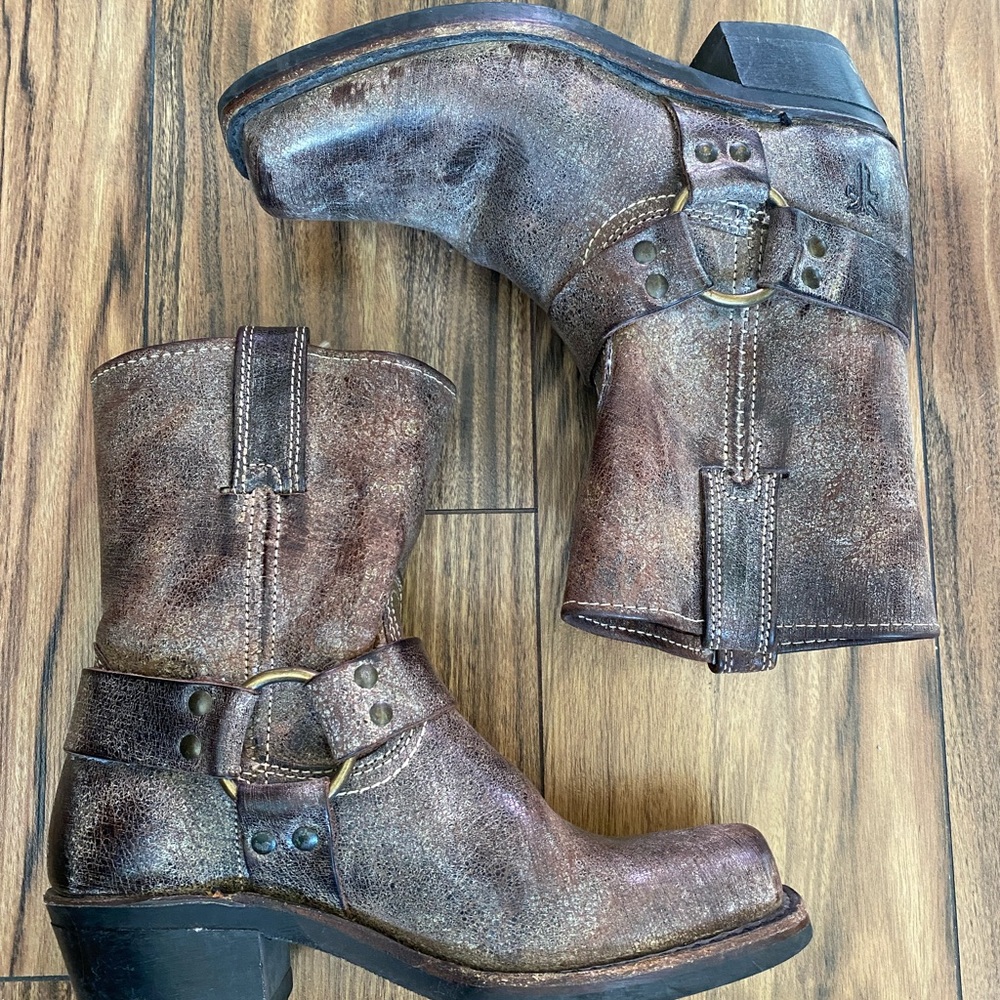 Frye Harness Short 8R. Brown Leather. Women’s Size 6